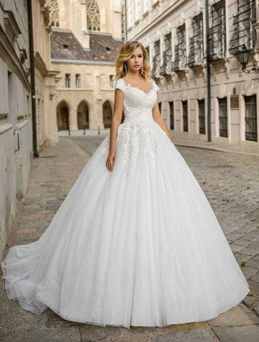 Rochie mireasa deosebită