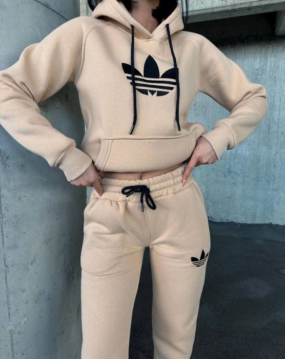 Дамски екипи, триконечна вата, лого бродерия