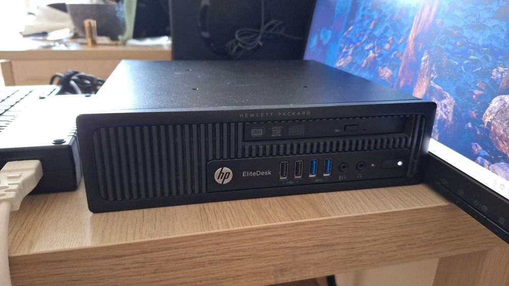 calculator +monitor+sistem audio+mouse +tastatura