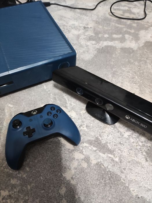 Продам лимитированный  Xbox One Forza Motorsport 6 Limited Edition.