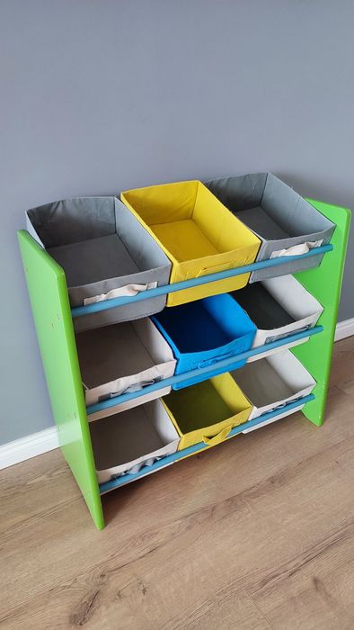 Дървена детска етажерка