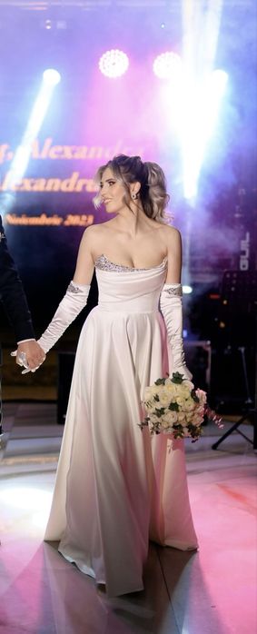 Vand rochie marca IVAZ COUTURE