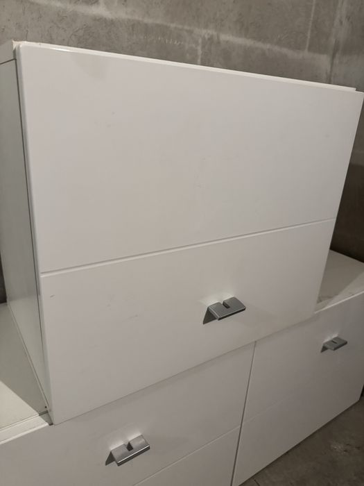 Горни и долни модули от секция