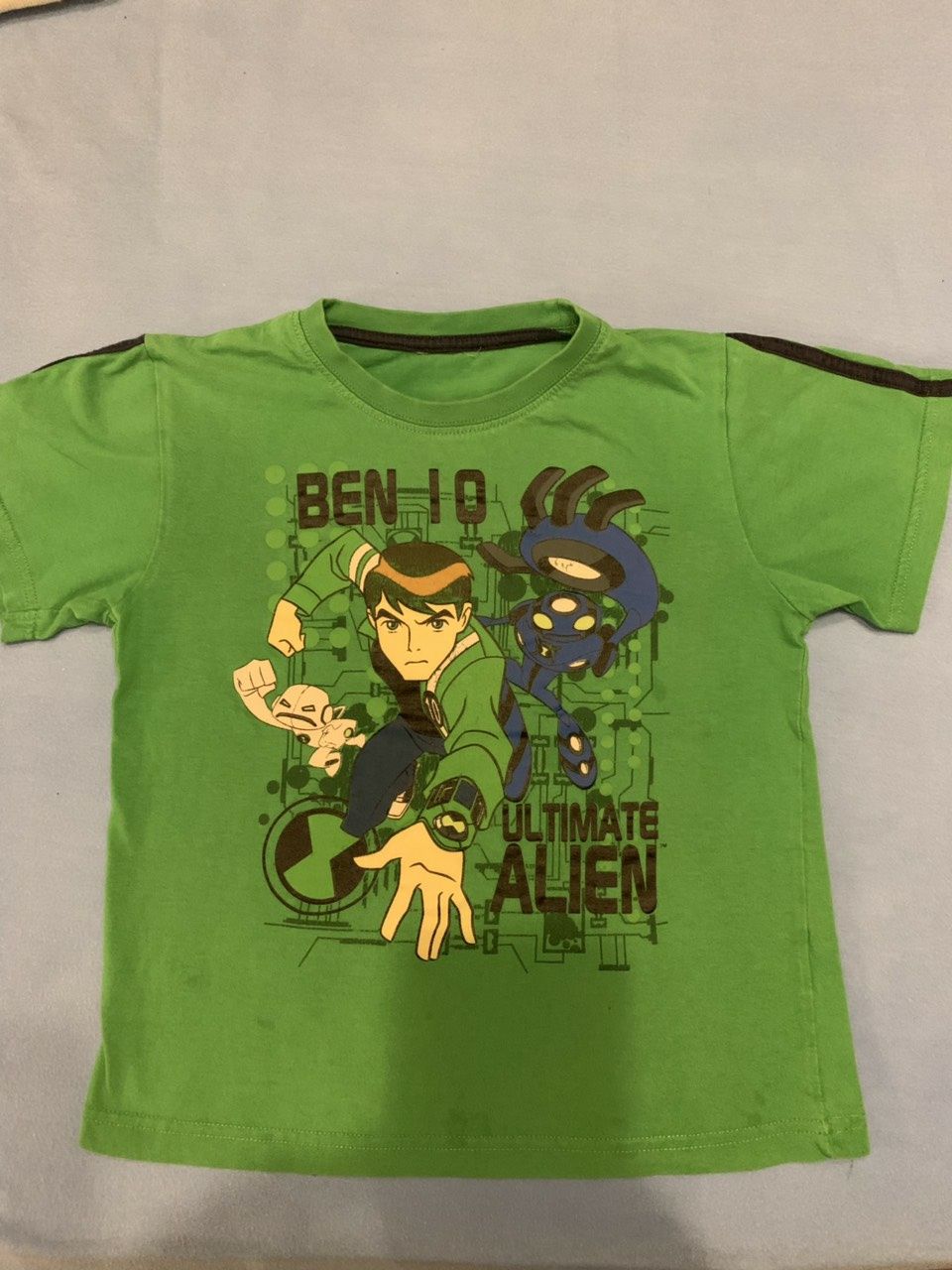 Продавам .Тениска Бен 10/ Ben 10