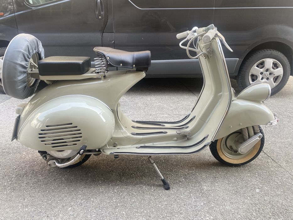 Piaggio Vespa 125 ( Faro basso ) de colectie