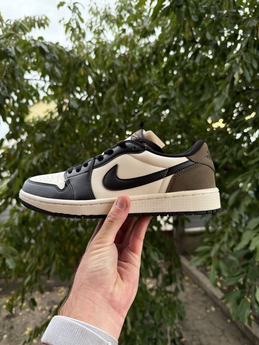 Jordan 1 Low Mocha, marimea 41, 42, citeste descrierea