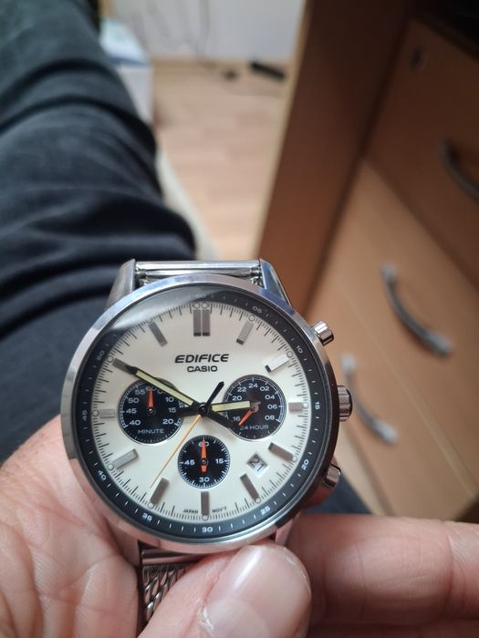 Vând Casio Edifice