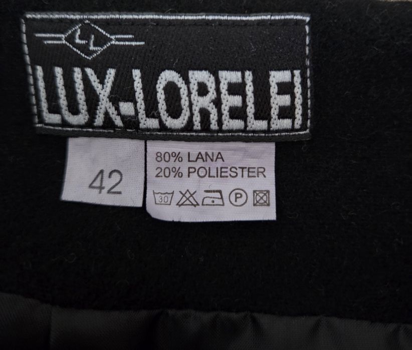 Fusta lana marimea 42