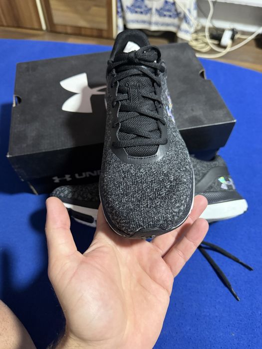 Adidasi under armour