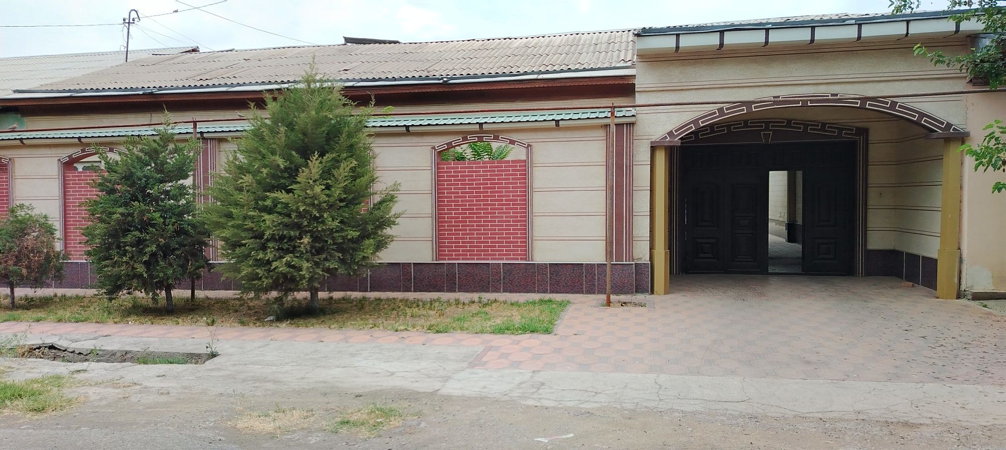 Уй сотилади микрараёнда
