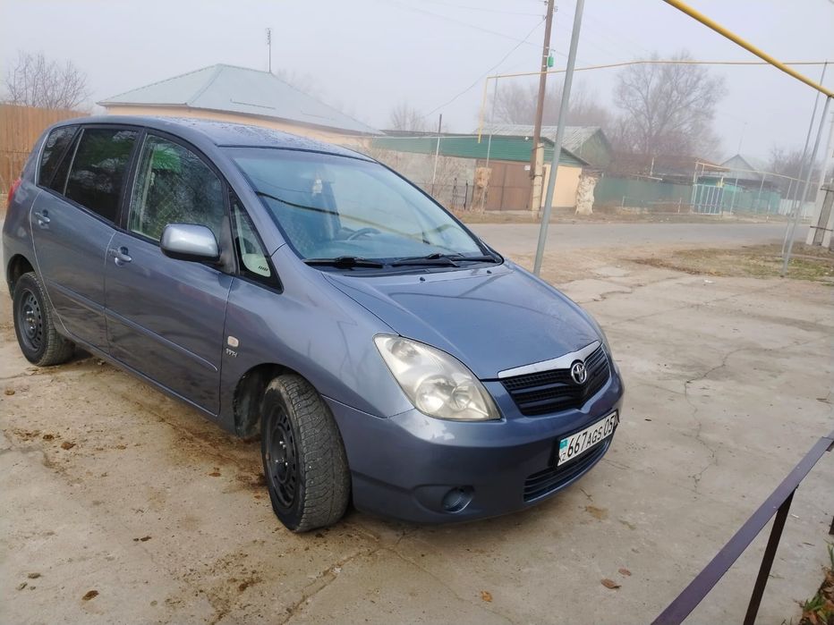 Продаю  машину 2002 года