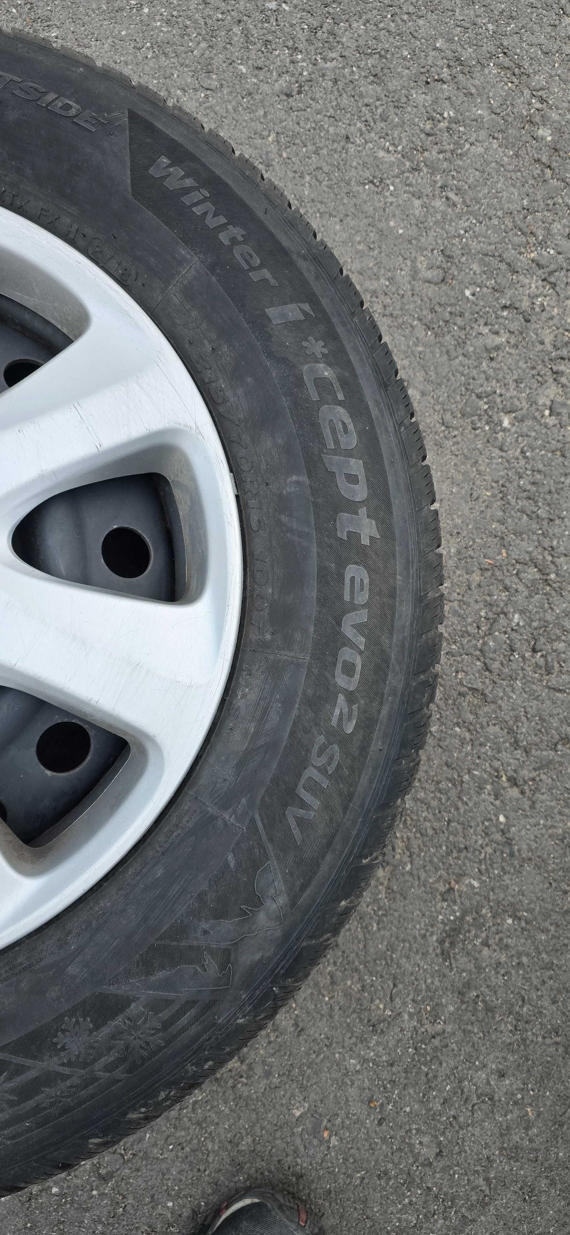 Vând cauciucuri de iarna Hankook 215/70 /R16 - 100T, JANTE si senzori.