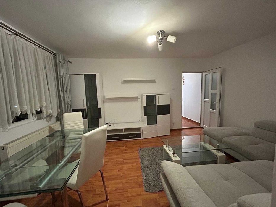 Închiriez apartament cu 3 camere