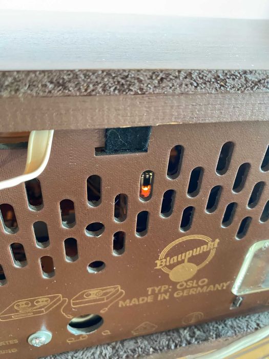Radio Blaupunkt - Model Oslo, lampi.