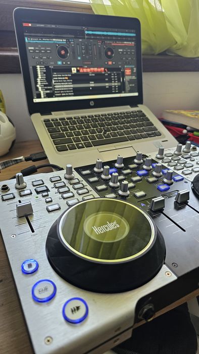 Mixer Hercules dj console 4-mx cu licență.