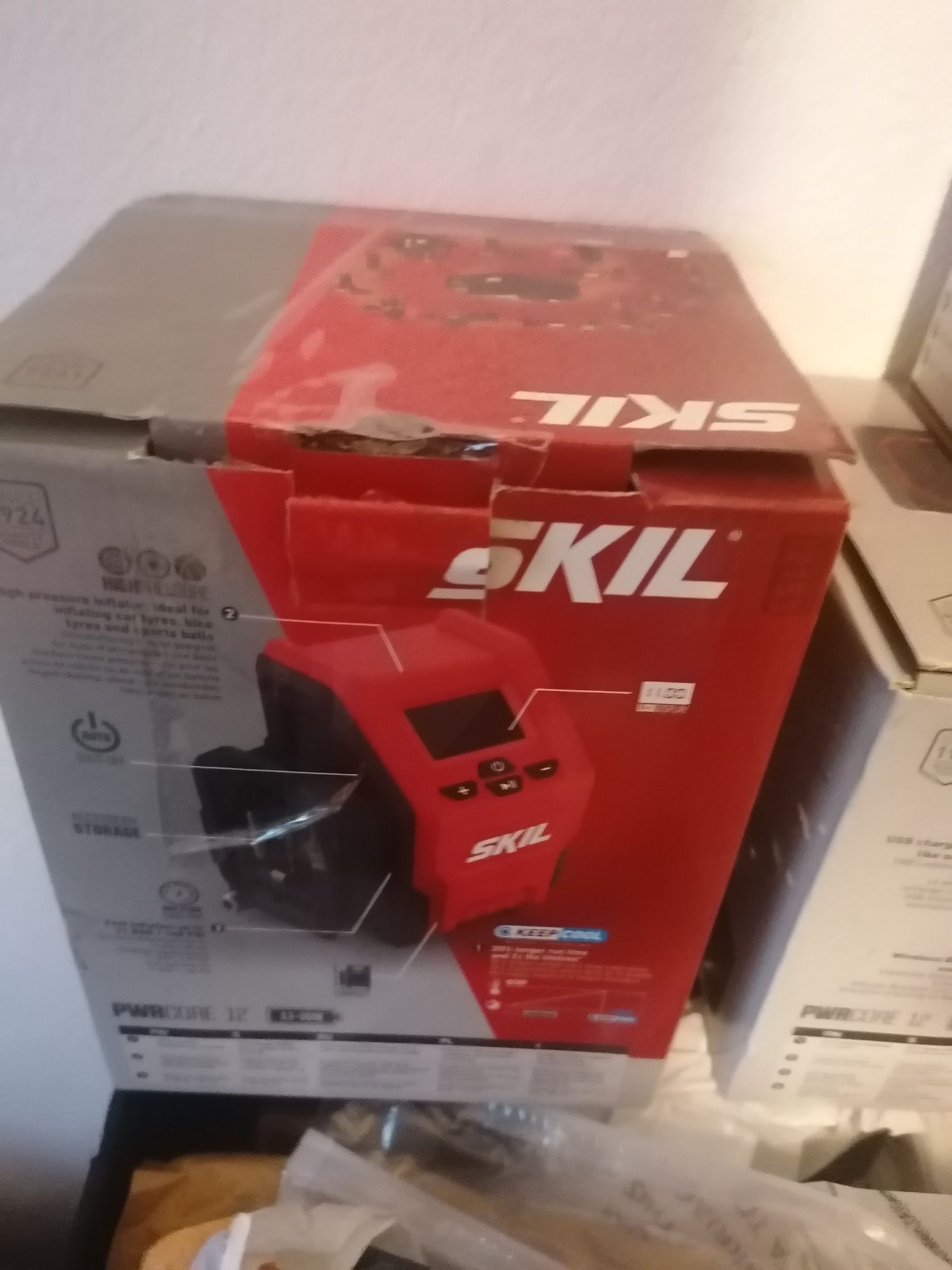 Boxă Bluetooth Skil, Compresor Skil, acumulator Skil