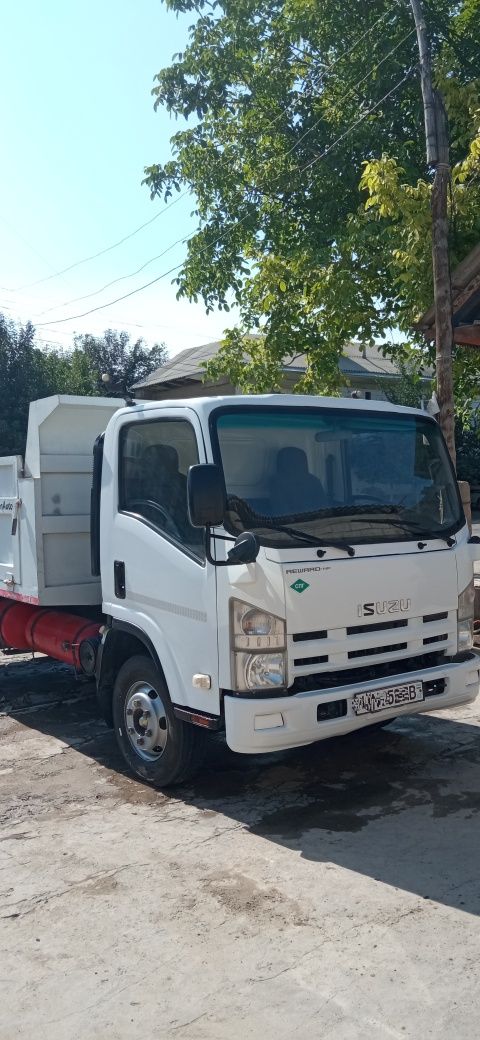 Isuzu samasval  2011