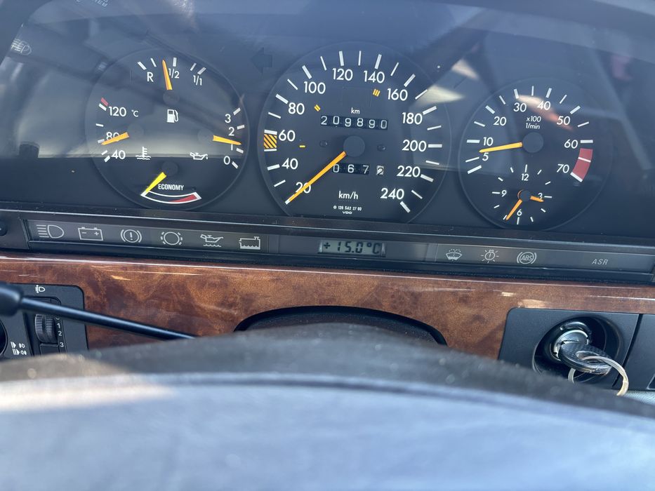 Mercedes w126 300 se