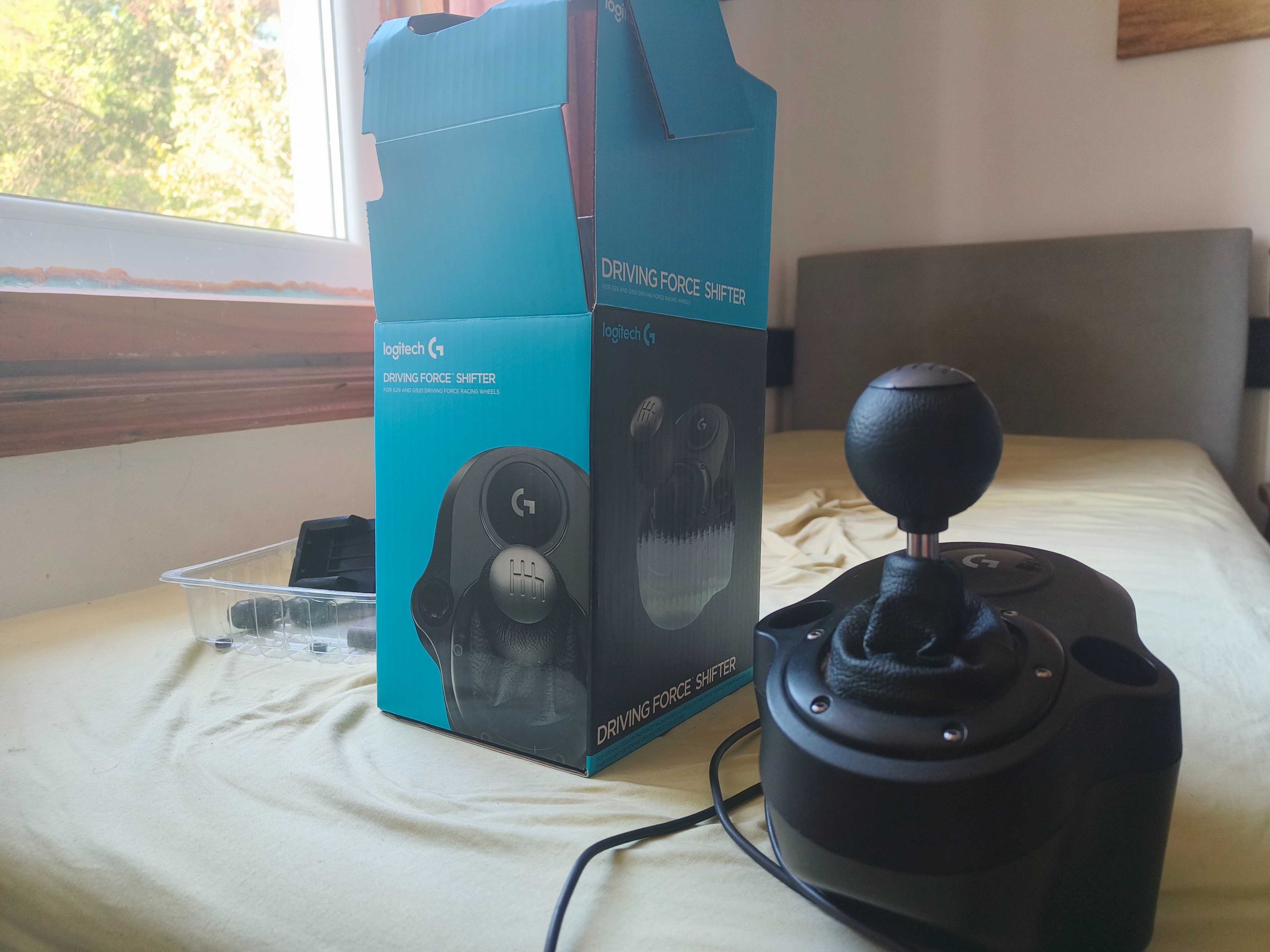 Thrustmaster T300 RS GT + Logitech Shifter (PS3/PS4/PS5/PC)