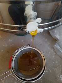Centrifuga inox făcută la apicola Băneasa.