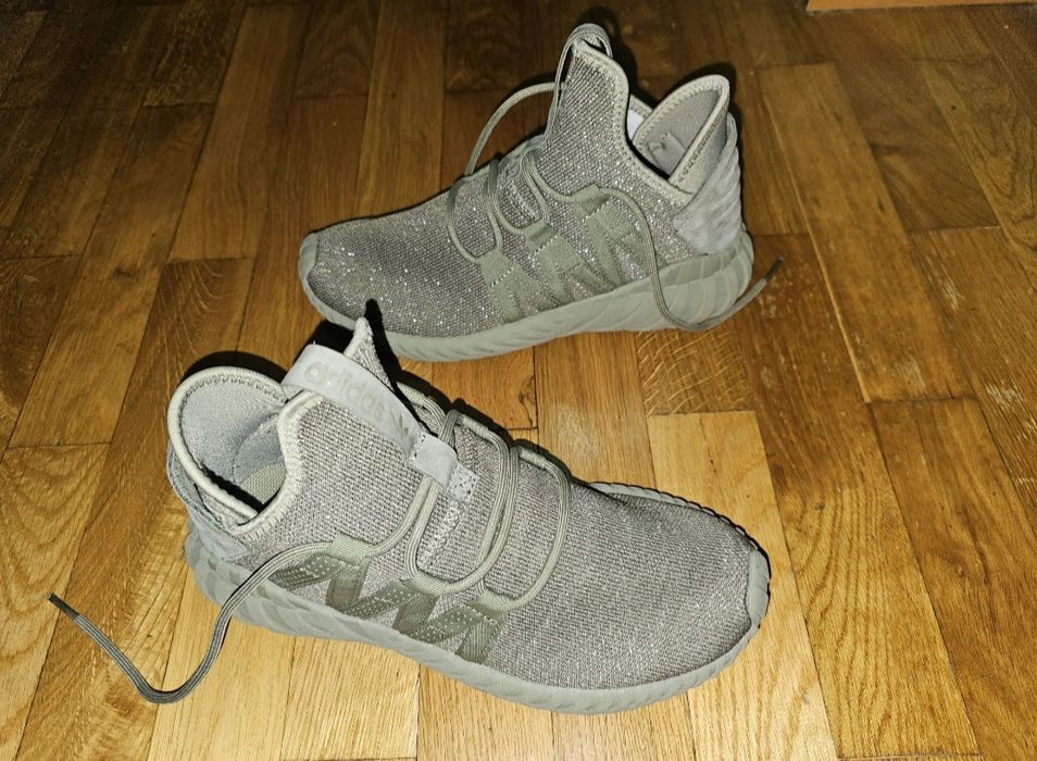 Adidas Tubular  Dawn