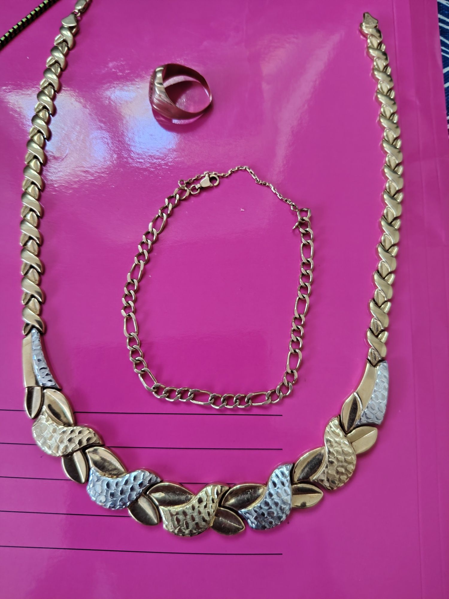 Vând aur de  14 k