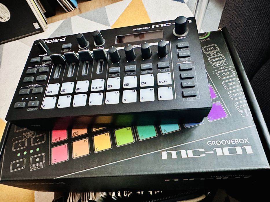 Roland MC 101 groovebox