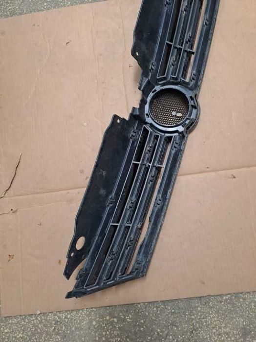 Grila radiator originala VW Jetta 4 an 2010-2014 cod 5C6853653