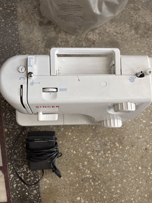 Masina de cusut Singer