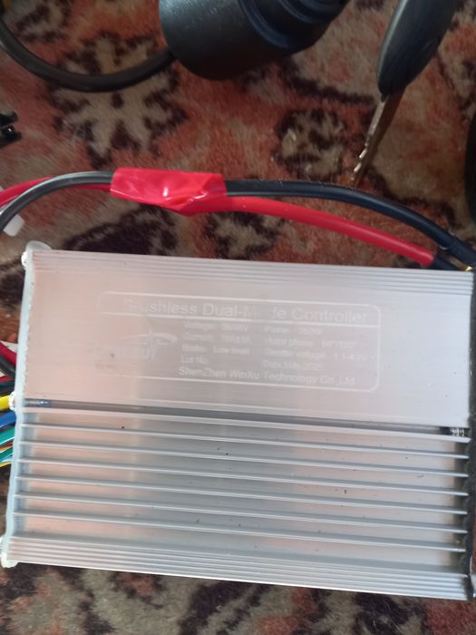 Controler bicicletă electrică de 36v  48v cu aceleratie și displei bat