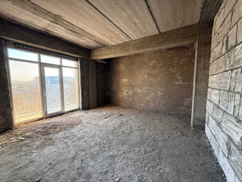 4х комнатная квартира 110кв/м в состоянии коробки по ул.М.Улугбека