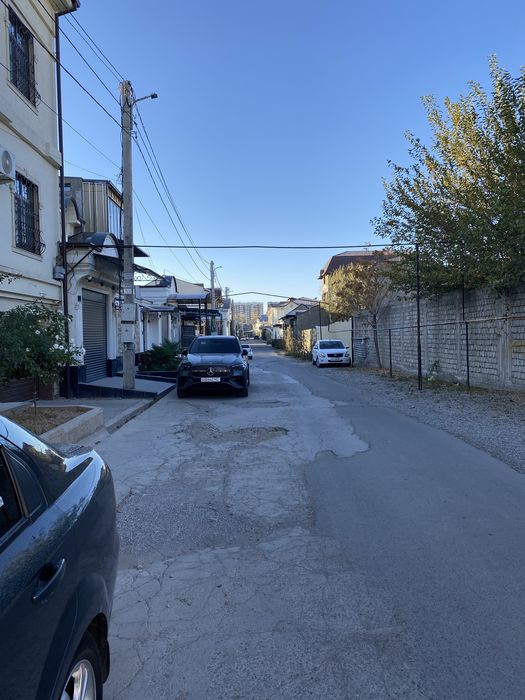 Юнусободда қуруқ ер сотилади