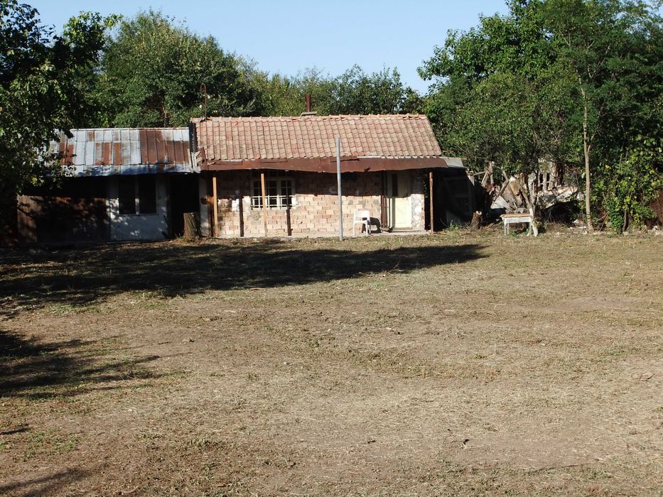 Къща с двор , село Землен , област Стара Загора