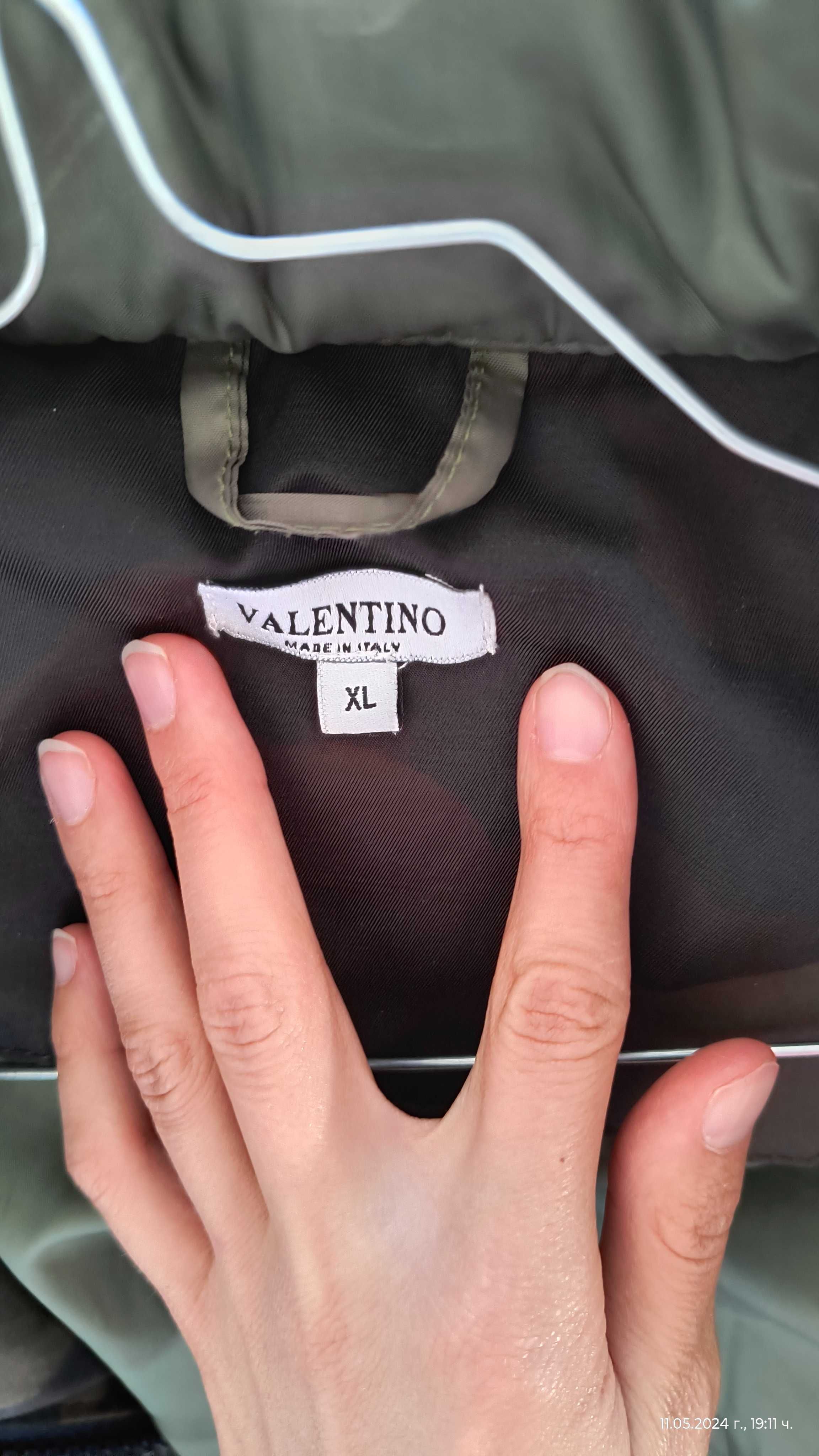 Яке Valentino милитъри стил