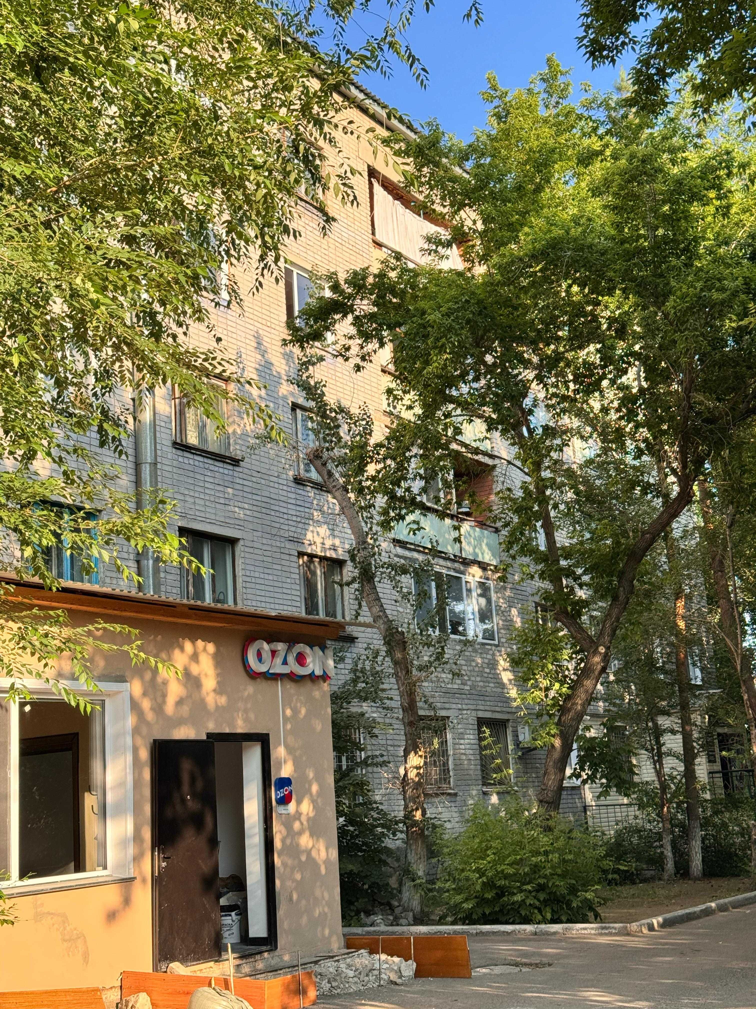 комната 13 кв м, Горького 102/2 этаж 5/5, 5 млн + торг