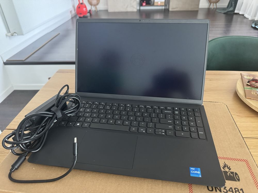 Laptop Dell Inspiron 15 3520 Intel I5-1235U, 8GB Ram , 512GB SSD