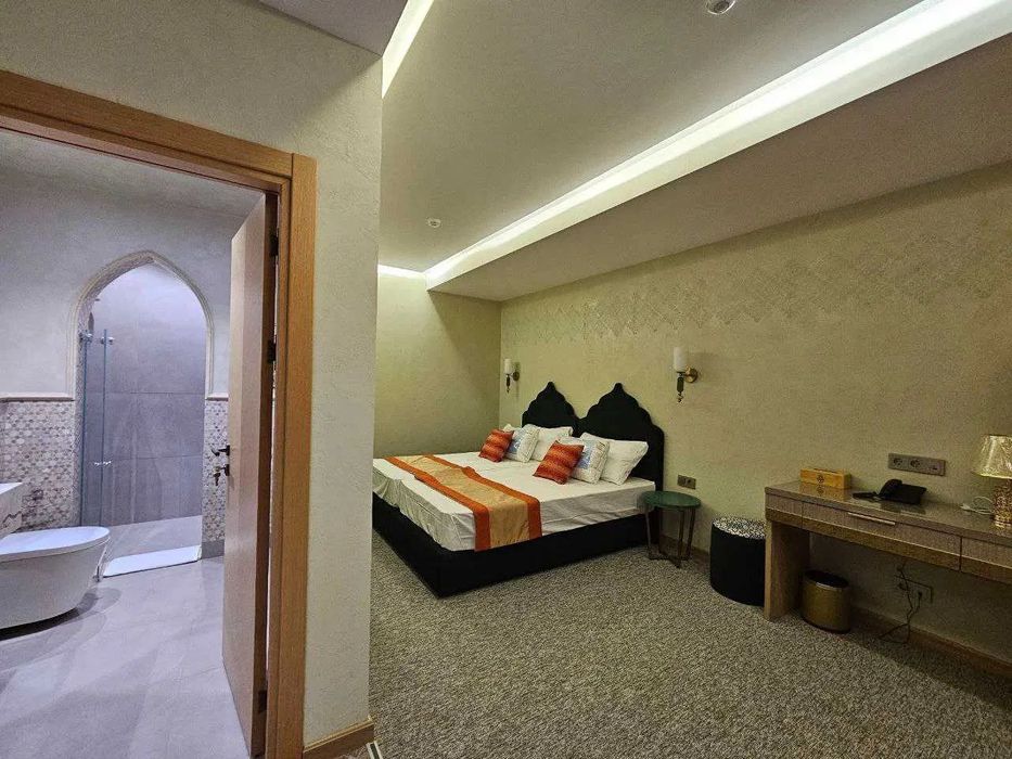 Продам новую гостиницу в восточном стиле в МирзоУлугбекском районе.