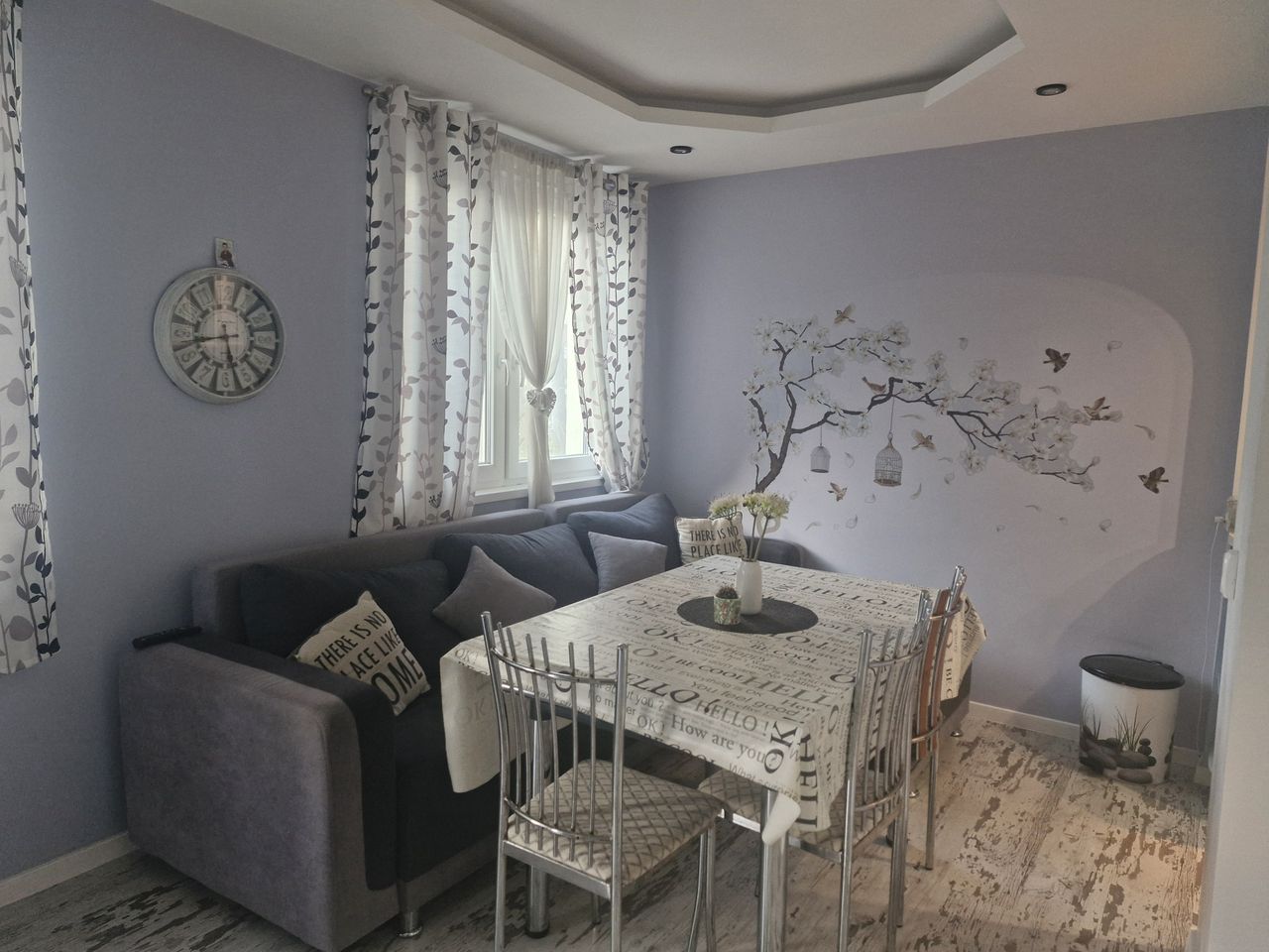Продава се Тристаен апартамент в Добрич, Център - 76 кв.м за 1611 €/кв.м - Снимка #2