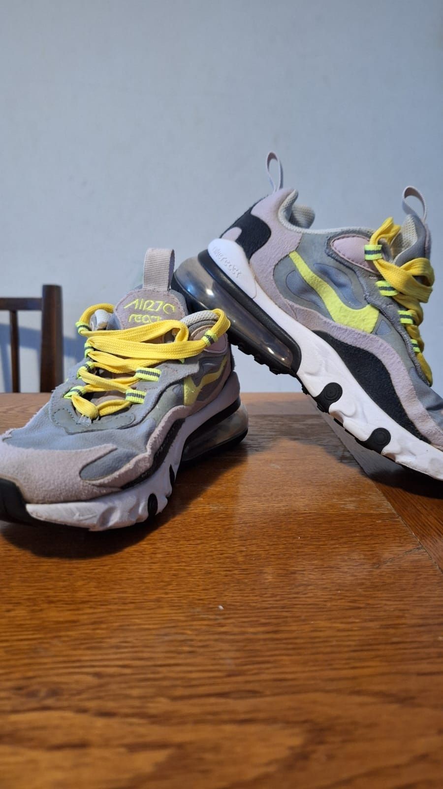 Adidasi  nike react