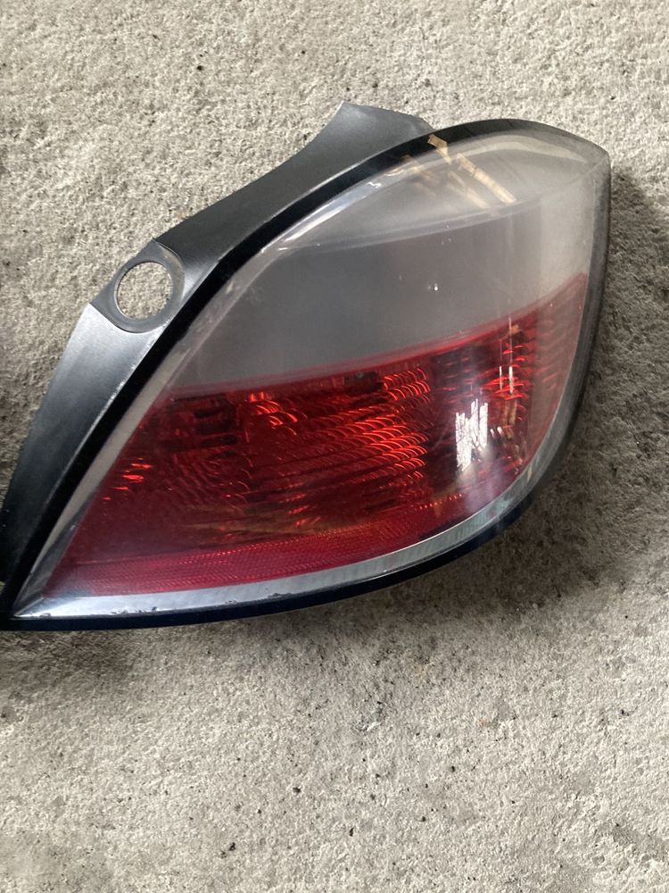 Stop Opel Astra H Hatchback Tripla lampa Stanga Dreapta dezmembrez