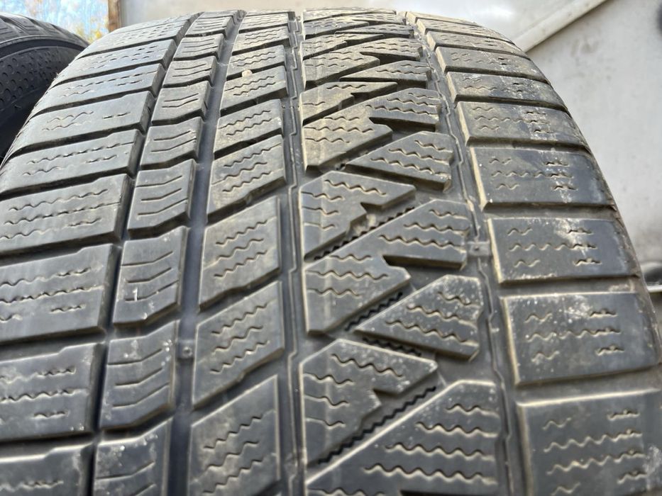 KUMHO 275/40/20 зимни гуми 2 бр.