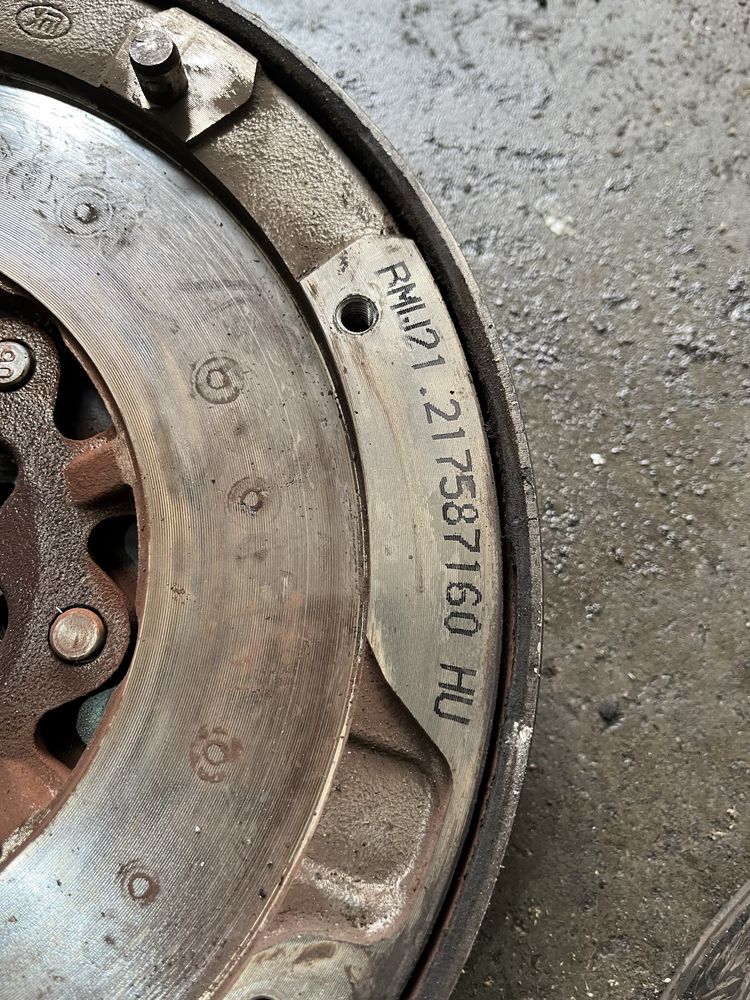 Маховик комплект бмв 3 е90/91 330хд 245 ( mahovik bmw e90/91 330xd 245