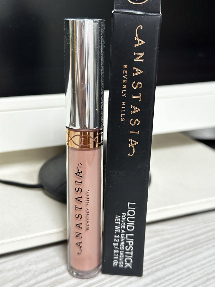 ANASTASIA BEVERLY HILLS Pure Hollywood - течно матово червило