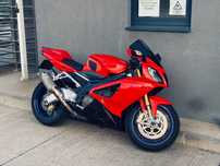 Vând Aprilia RSV1000R Factory