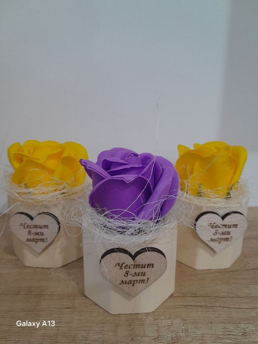 Сапунена роза в керамична кашпа със послание