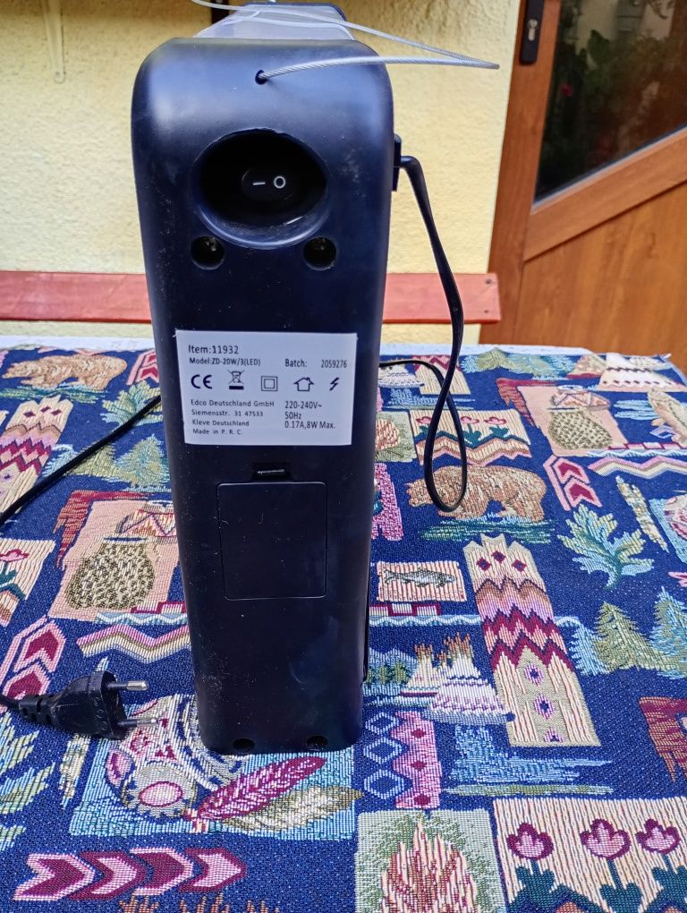 Lampa electrica cu lumina UV anti insecte( tantari, muste..)