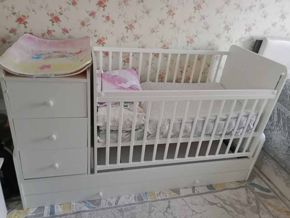 Продаю срочно крават 3 в 1 новый Срочно как купи так стоит