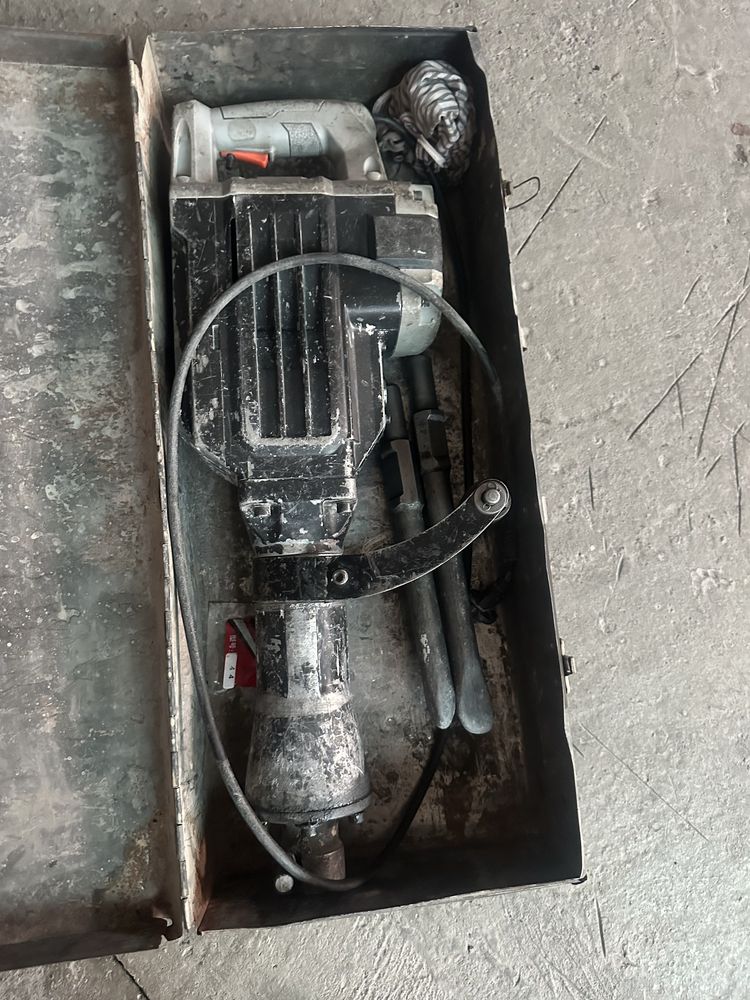 Adboynik Tank sotiladi bu