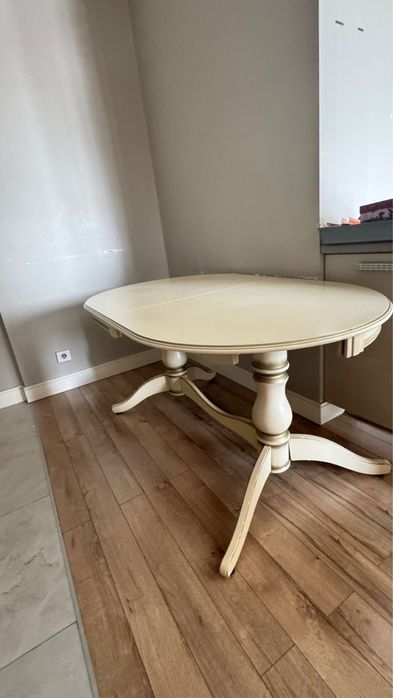 Продам стол, стулья