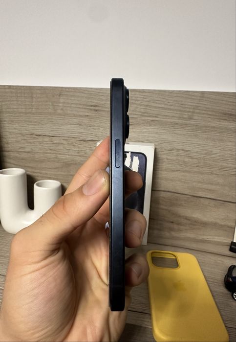 IPhone 15 pro 128 GB 88 % baterie full box 10/10